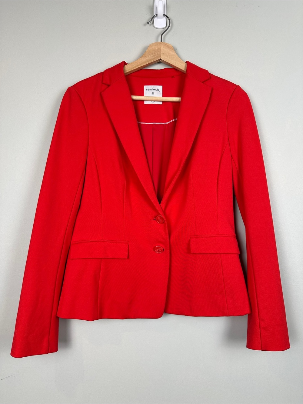 72. sandwich, red blazer.